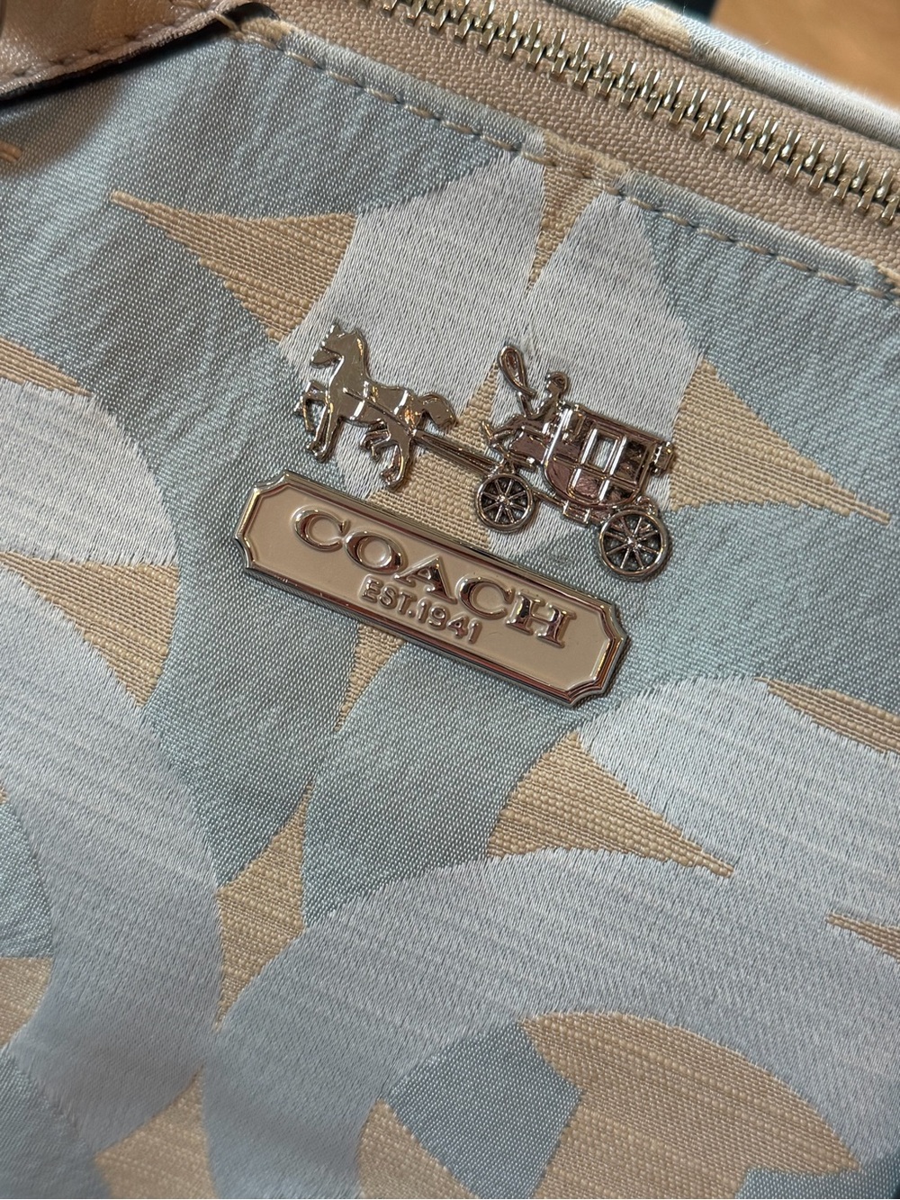 Coach Madison Sophia Satchel Op
Art Design in Silver Bay Mist - Picture 4 of 10